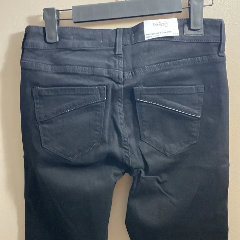 SKINNYGIRL BLACK JEANS MAGGIE ANKLE 26/2